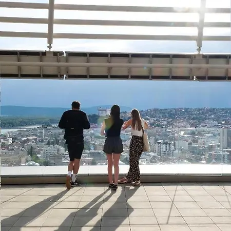 Sky1 Modern Aptm On 7 Floor With Rooftop View