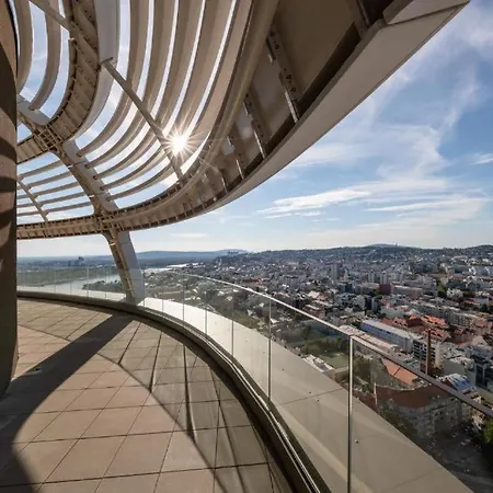 Sky1 Modern Aptm On 7 Floor With Rooftop View דירה *