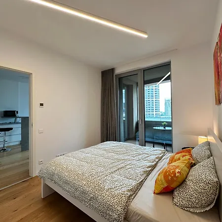 Sky1 Modern Aptm On 7 Floor With Rooftop View דירה *