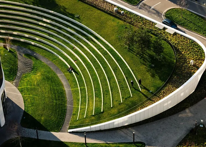 Апартаменты Sky1 Modern Aptm With Rooftop View 30 Floor Братислава