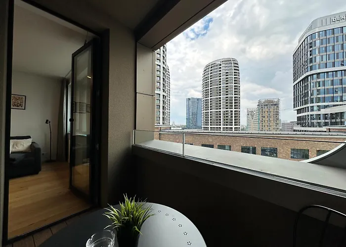 Sky1 Modern Aptm With Rooftop View 30 Floor 아파트 *