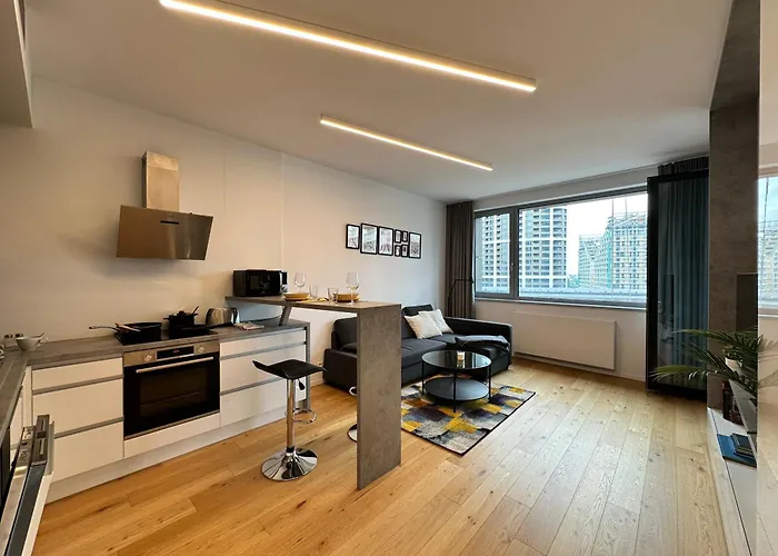 Sky1 Modern Aptm With Rooftop View 30 Floor 아파트